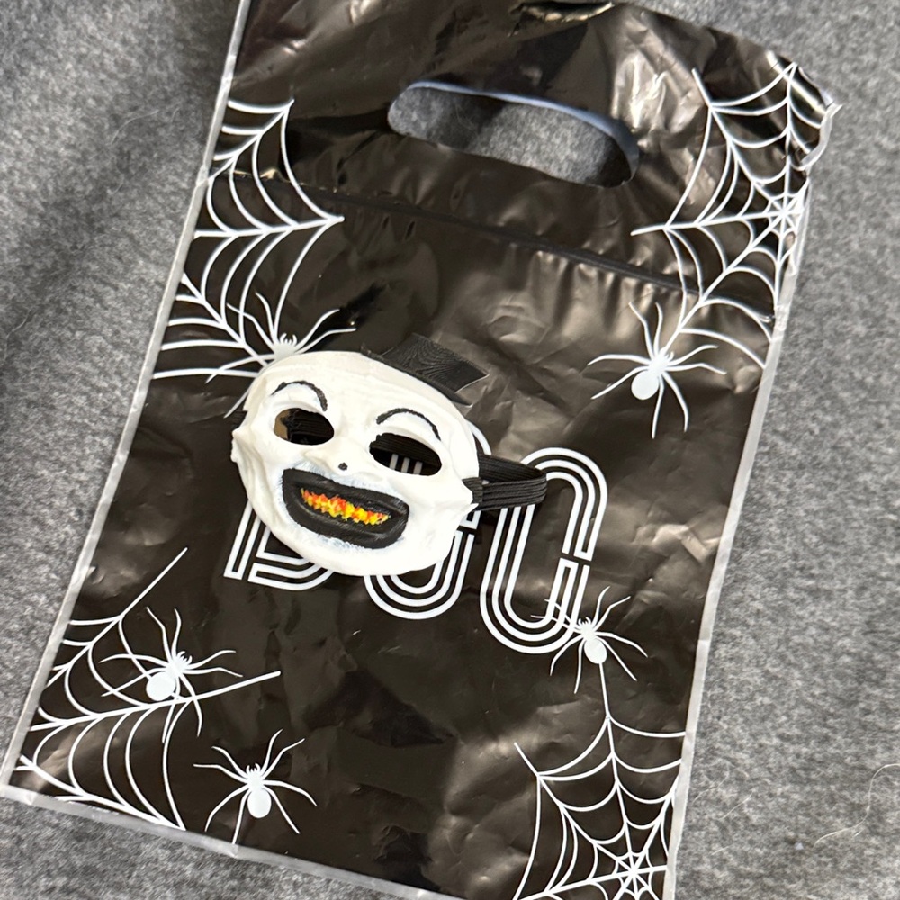 Labubu Terrifier Mask🖤 - Picture 4 of 4